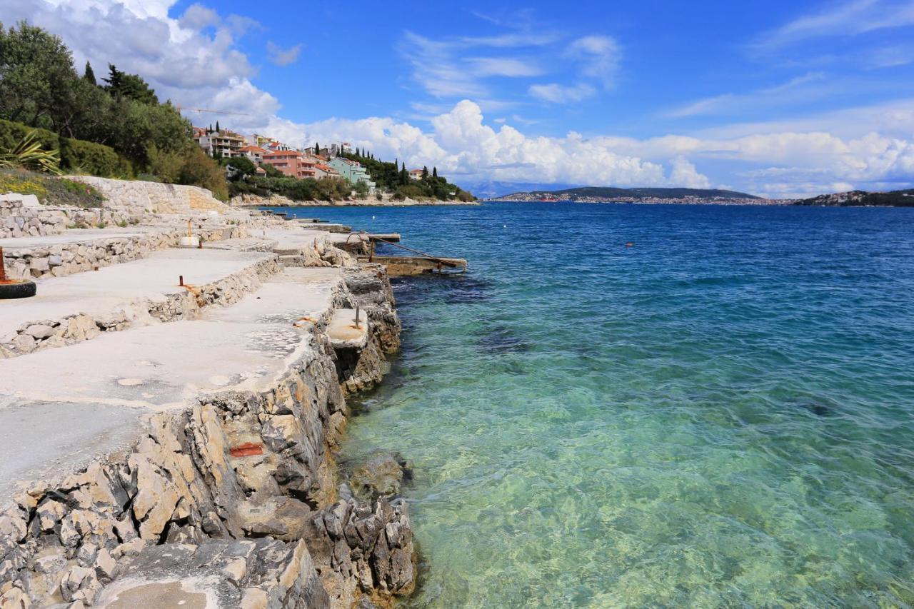 Apartments By The Sea Seget Vranjica, Trogir - 978 외부 사진