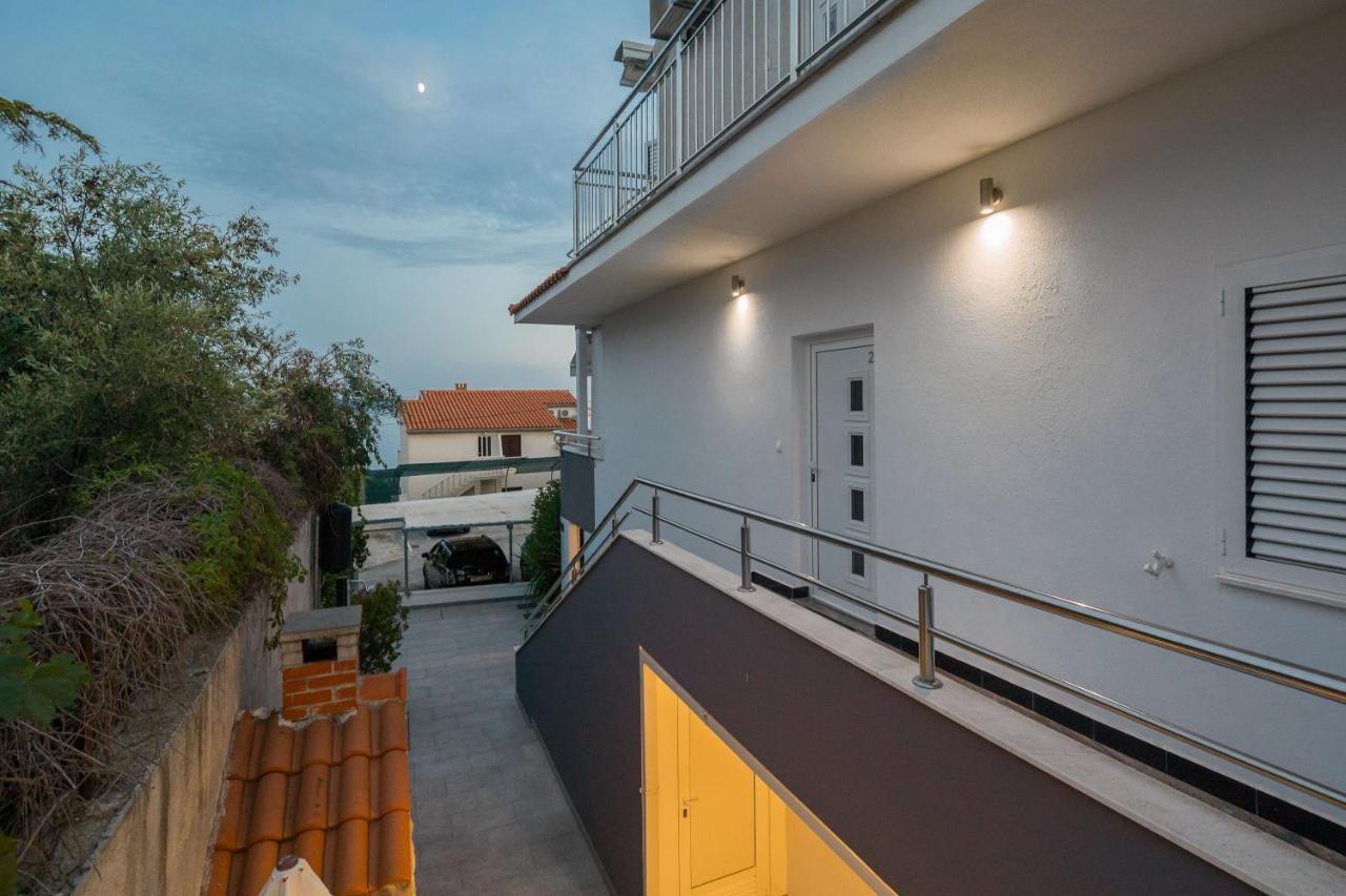 Apartments By The Sea Seget Vranjica, Trogir - 978 외부 사진