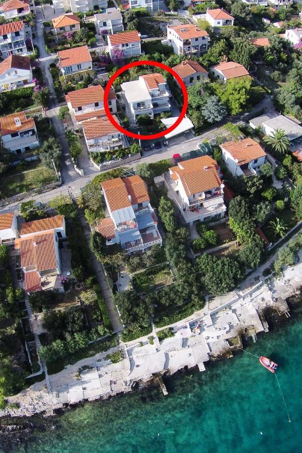 Apartments By The Sea Seget Vranjica, Trogir - 978 외부 사진