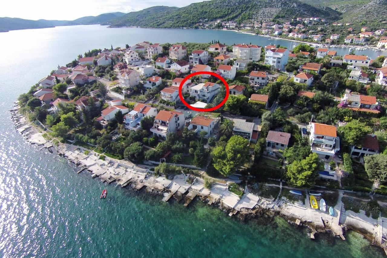 Apartments By The Sea Seget Vranjica, Trogir - 978 외부 사진