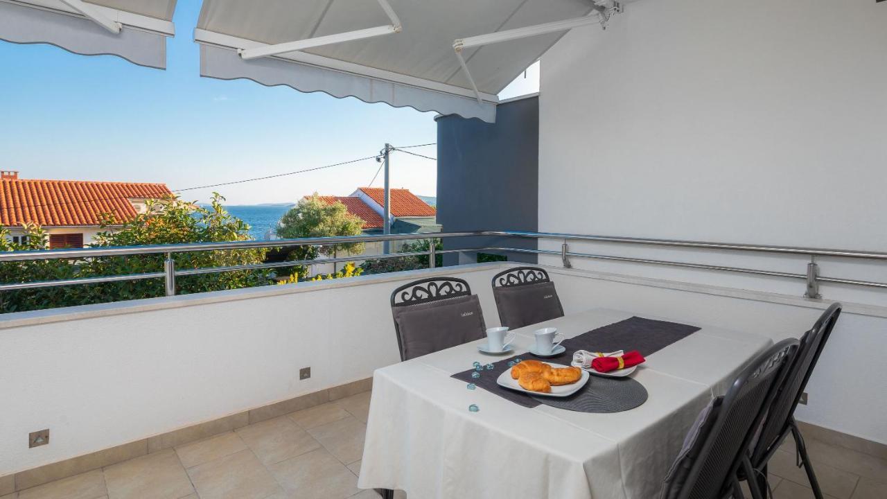 Apartments By The Sea Seget Vranjica, Trogir - 978 외부 사진