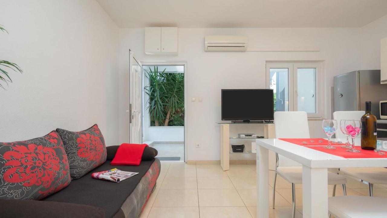 Apartments By The Sea Seget Vranjica, Trogir - 978 외부 사진