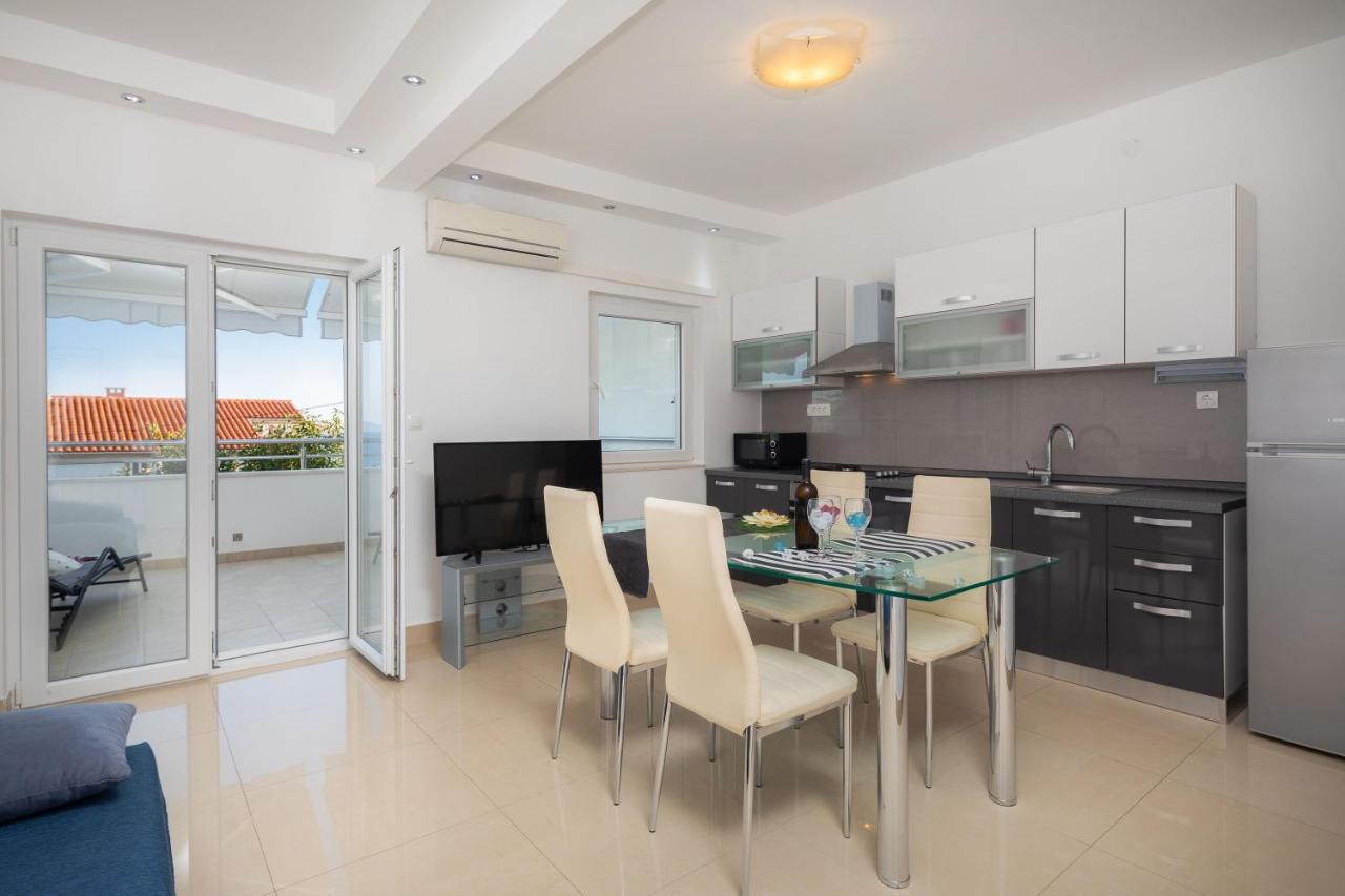 Apartments By The Sea Seget Vranjica, Trogir - 978 외부 사진